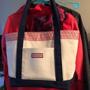 Great Vineyard Vines Totes Bag!